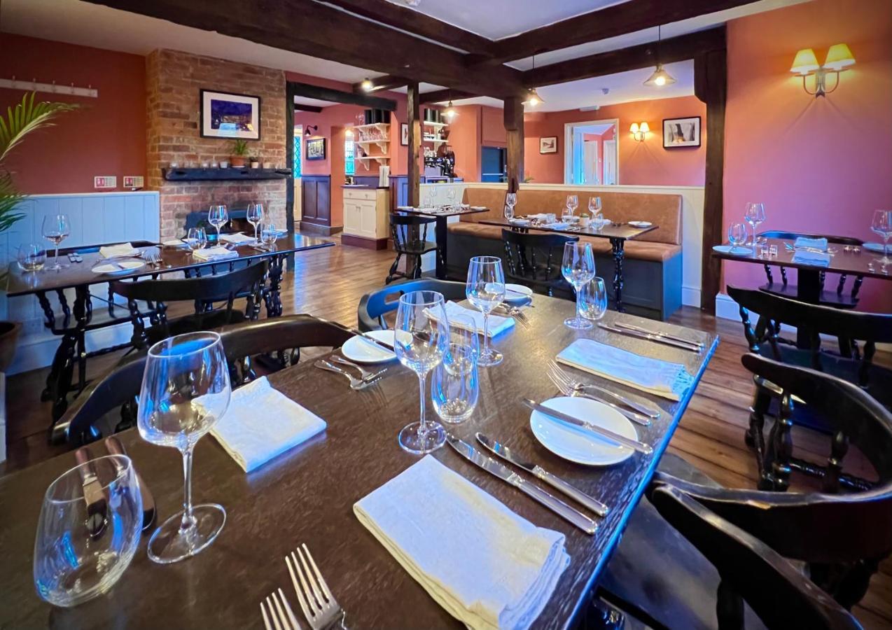 מלון דורקינג The Kings Head מראה חיצוני תמונה